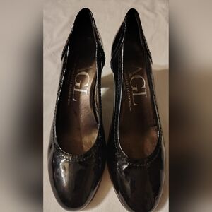 AGL Attilio Giusti Leombruni Black Patent Leather 2.75" Heels Size 37  (6.5)